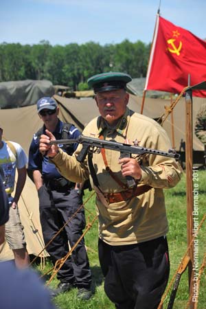 2011Jun03_WWII-Renactment_0081