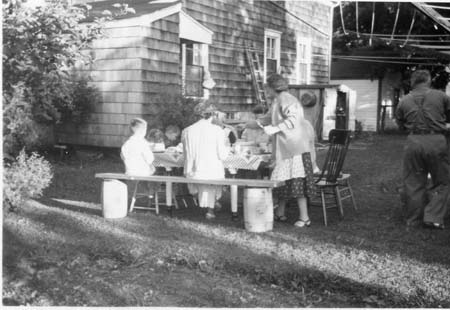 8 Macomber Clambake(Jeannete&children)